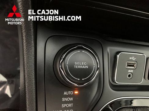 Used 2019 Jeep Cherokee Limited image 21