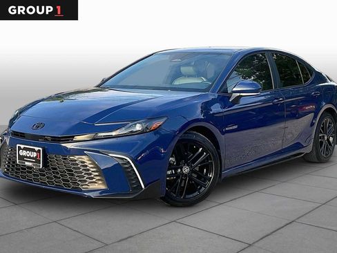Used 2025 Toyota Camry SE w/ Multimedia Upgrade Package FWD image 1