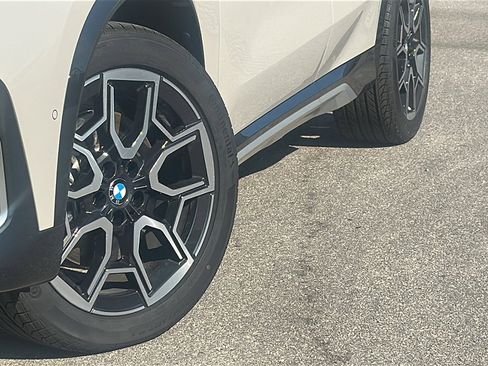 New 2026 BMW X1 xDrive28i w/ Technology Package image 3