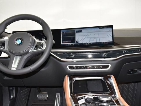 New 2026 BMW X6 xDrive40i w/ Climate Comfort Package image 19