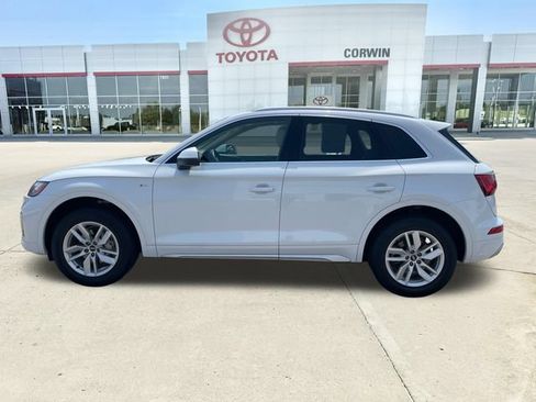 Used 2022 Audi Q5 2.0T Premium w/ Convenience Package AWD/4WD image 2