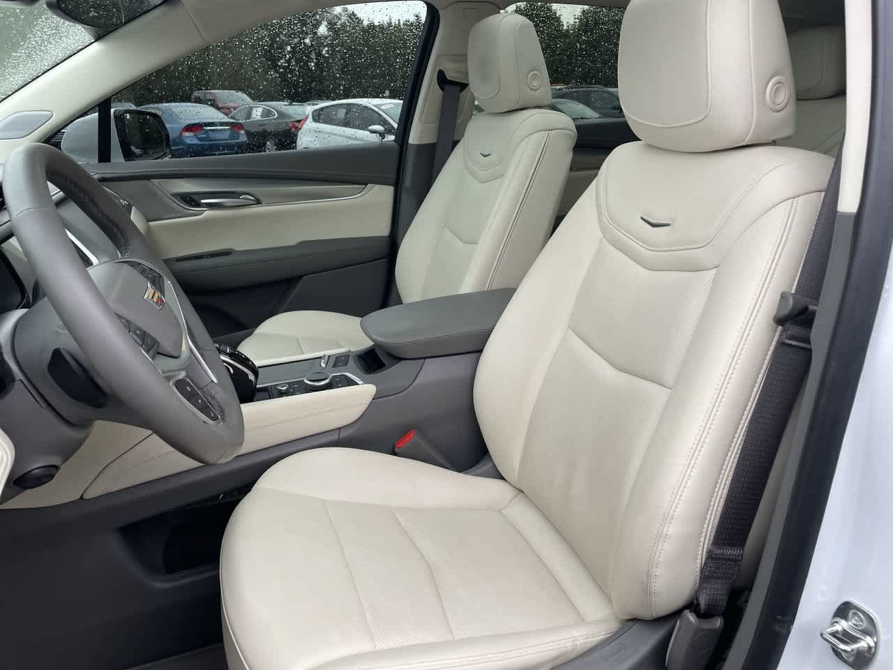 Certified 2025 Cadillac XT5 Premium Luxury AWD/4WD image 12