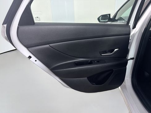 Used 2024 Hyundai Elantra SEL FWD image 26