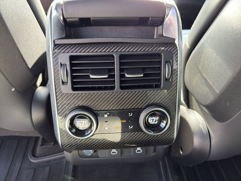 Used 2022 Land Rover Range Rover Sport SVR image 24