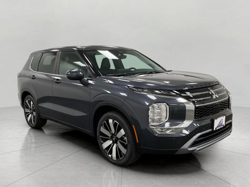 New 2025 Mitsubishi Outlander SE image 1