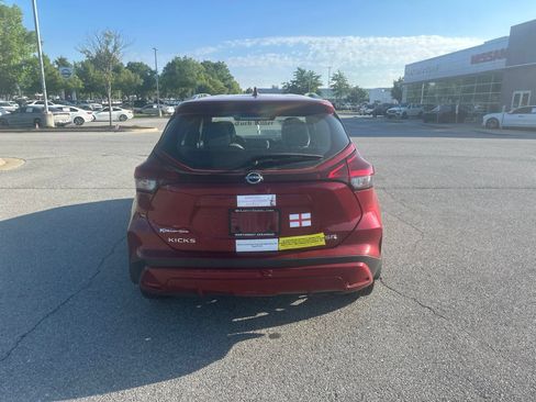Used 2024 Nissan Kicks SR w/ SR Premium Package FWD image 6