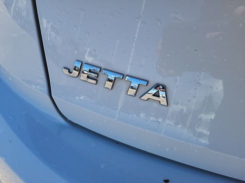 Used 2019 Volkswagen Jetta FWD image 33