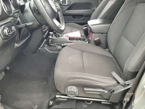 Used 2023 Jeep Gladiator Overland image 20