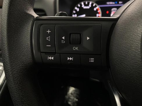 Used 2023 Nissan Rogue S image 15