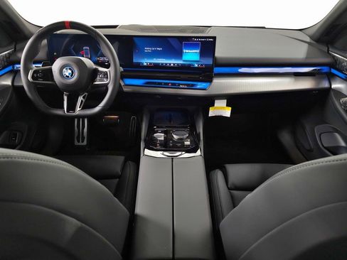 Used 2025 BMW i5 M60 image 9