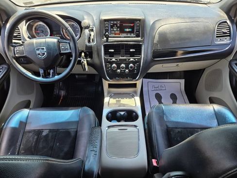 Used 2017 Dodge Grand Caravan SXT FWD image 14