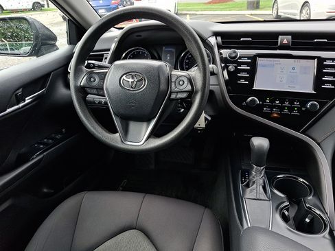 Used 2019 Toyota Camry LE FWD image 14