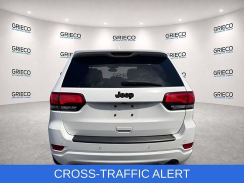 Used 2020 Jeep Grand Cherokee Altitude RWD image 5