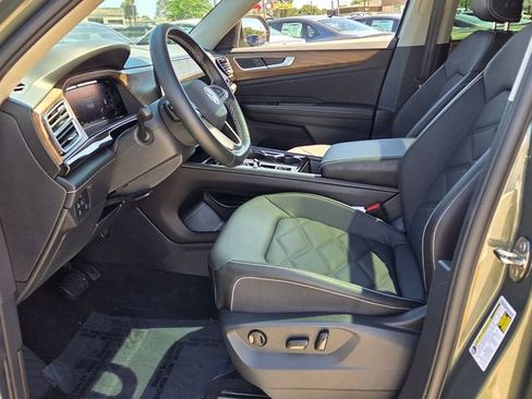 Used 2026 Volkswagen Atlas SE FWD image 5