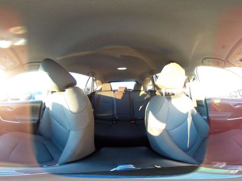 Used 2025 Toyota RAV4 XLE image 41