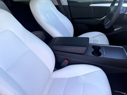 Used 2023 Tesla Model Y Performance image 28