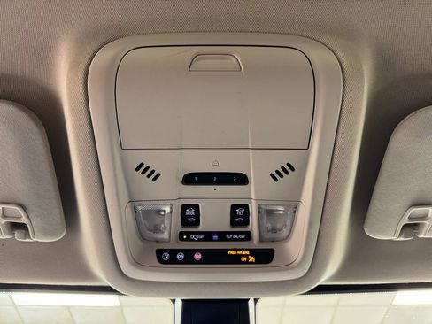 Used 2022 GMC Acadia Denali w/ Black Diamond Edition image 46