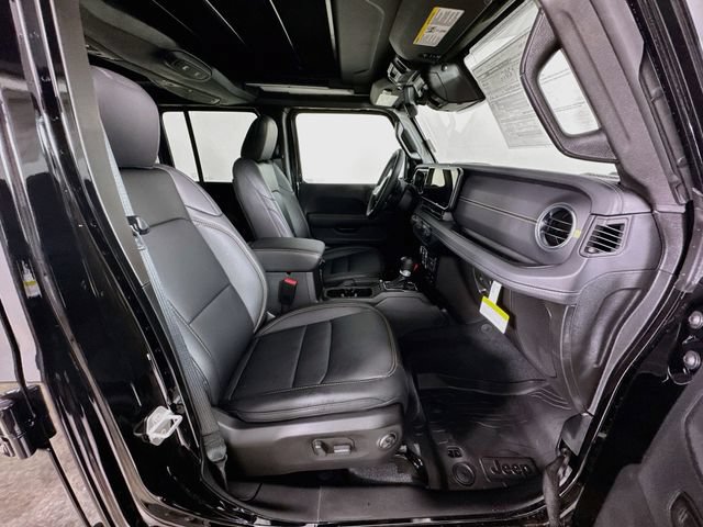 New 2026 Jeep Wrangler Unlimited Sahara AWD/4WD image 31