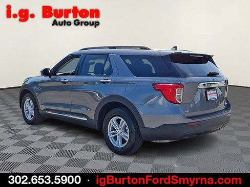 Used 2023 Ford Explorer XLT AWD/4WD image 4