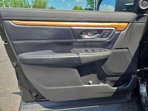 Used 2018 Honda CR-V Touring image 12