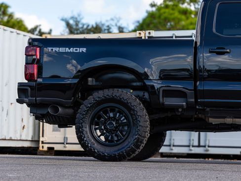 Used 2025 Ford F350 Platinum w/ Tremor Off-Road Package image 23