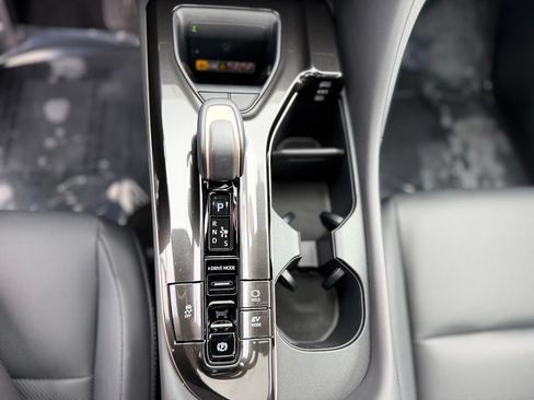 Used 2026 Toyota Crown Signia w/ Advanced Technology Package AWD/4WD image 17
