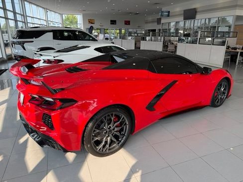 Used 2023 Chevrolet Corvette Stingray Preferred Conv w/ Battery Protection Package RWD image 9