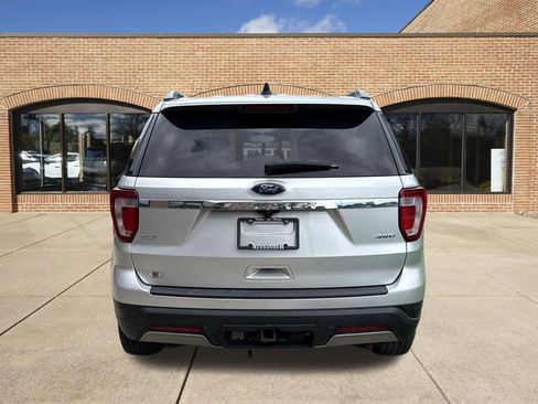 Used 2019 Ford Explorer XLT AWD/4WD image 4