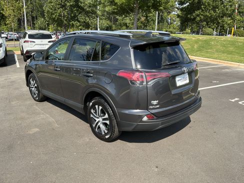 Used 2016 Toyota RAV4 LE AWD/4WD image 8