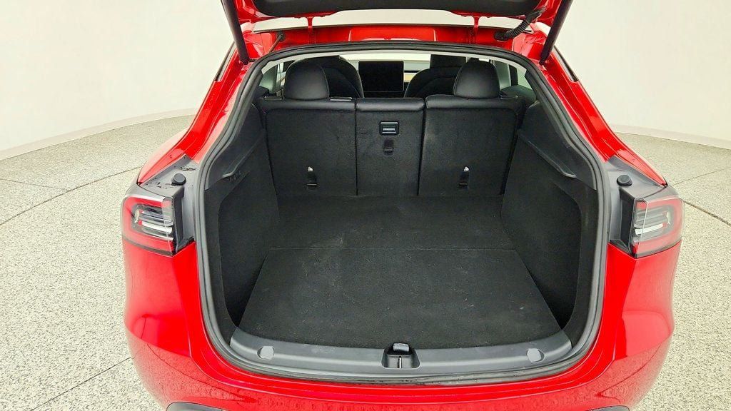 Used 2023 Tesla Model Y Long Range AWD/4WD image 27