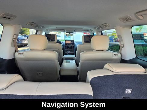 Used 2022 Nissan Armada Platinum w/ Captain's Chairs Package RWD image 14