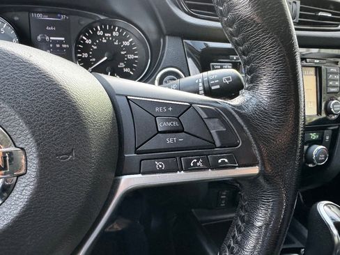 Used 2017 Nissan Rogue Sport SV w/ SV Premium Package image 24