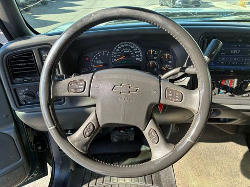 Used 2005 Chevrolet Silverado 2500 LS w/ Skid Plate Package image 15