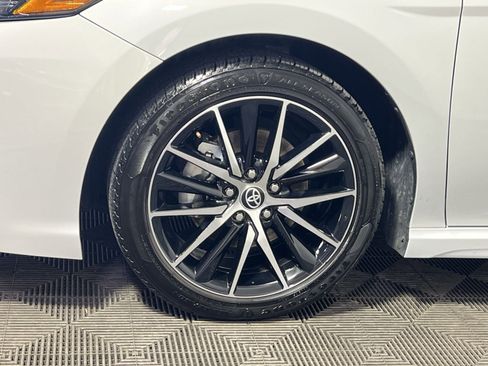 Used 2023 Toyota Camry SE image 12
