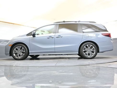 Used 2025 Honda Odyssey Touring image 35