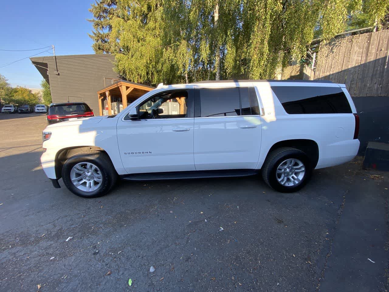 Used 2018 Chevrolet Suburban LT AWD/4WD image 3