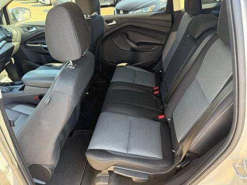 Used 2017 Ford Escape SE image 16