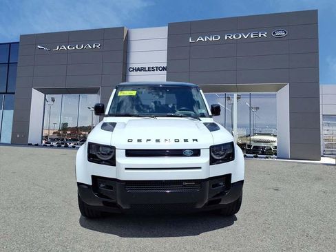 Used 2023 Land Rover Defender 110 X-Dynamic SE AWD/4WD image 8