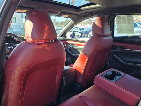 Certified 2025 MAZDA MAZDA3 2.5 S Hatchback w/ Premium Pkg image 13