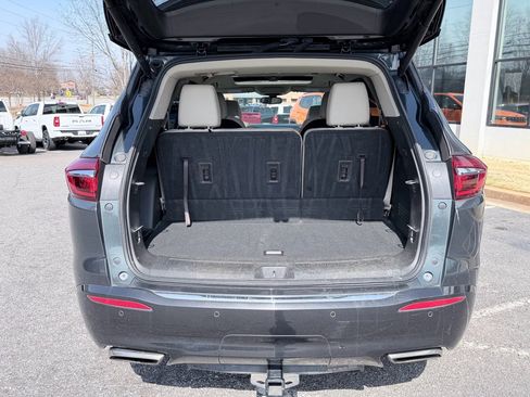 Used 2018 Buick Enclave Essence image 9
