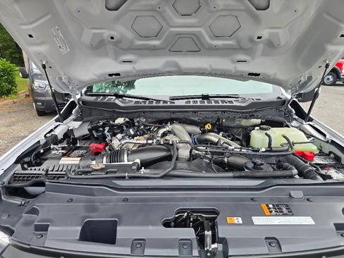 New 2025 Ford F450 XLT image 27