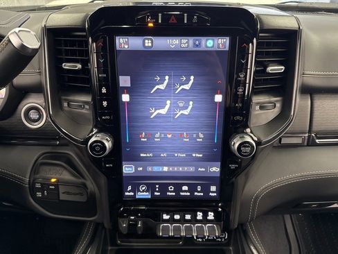 Used 2024 RAM 2500 Limited image 28