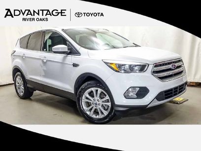 Used 2017 Ford Escape SE w/ SE Cold Weather Package