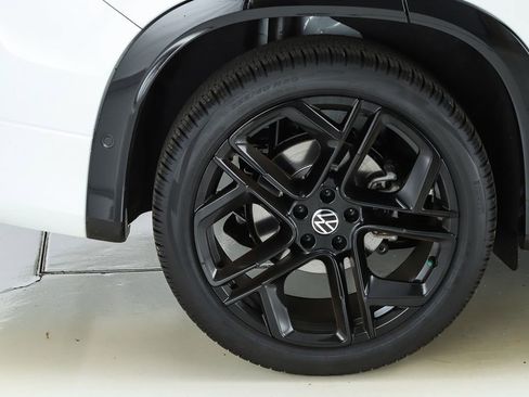 New 2026 Volkswagen Tiguan SE R-Line image 52