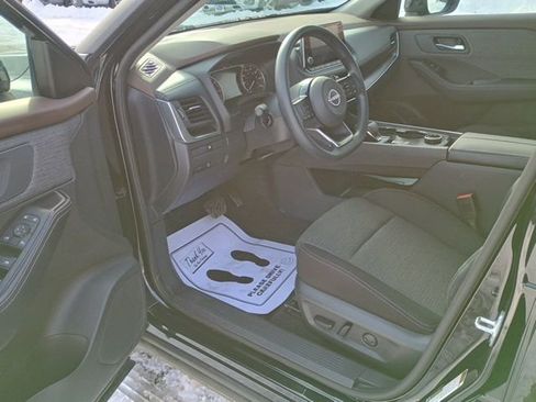 Used 2023 Nissan Rogue SV image 24