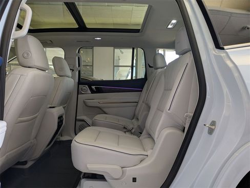 New 2026 Buick Enclave Avenir w/ Super Cruise Package image 10