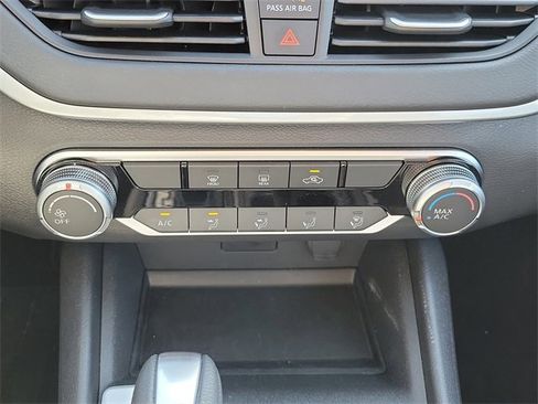 Used 2024 Nissan Altima 2.5 S image 29