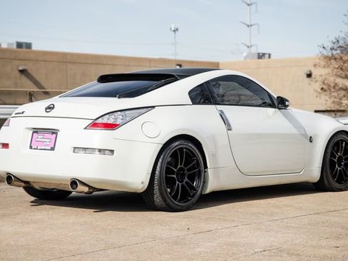 Used 2006 Nissan 350Z Coupe w/ (N93) Cargo Convenience Pkg image 12
