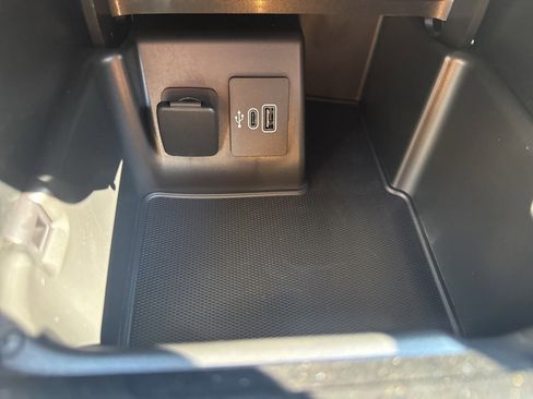 New 2025 Ford Explorer Active w/ Active Comfort Package image 24