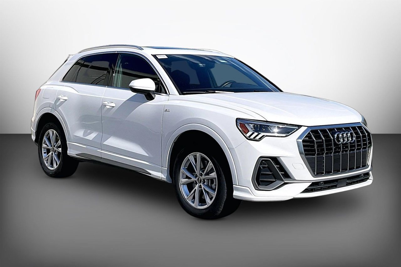 Used 2025 Audi Q3 2.0T Premium AWD/4WD image 2